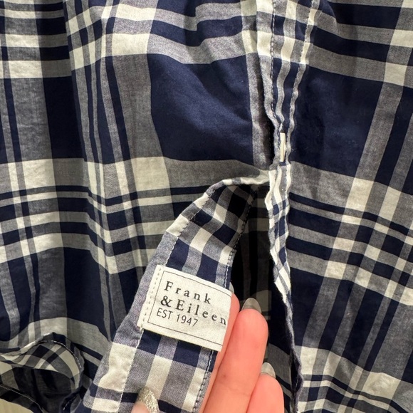 Frank & Eileen Navy and White Plaid Button Down 100% Cotton Women’s Blouse Top - Picture 3 of 7